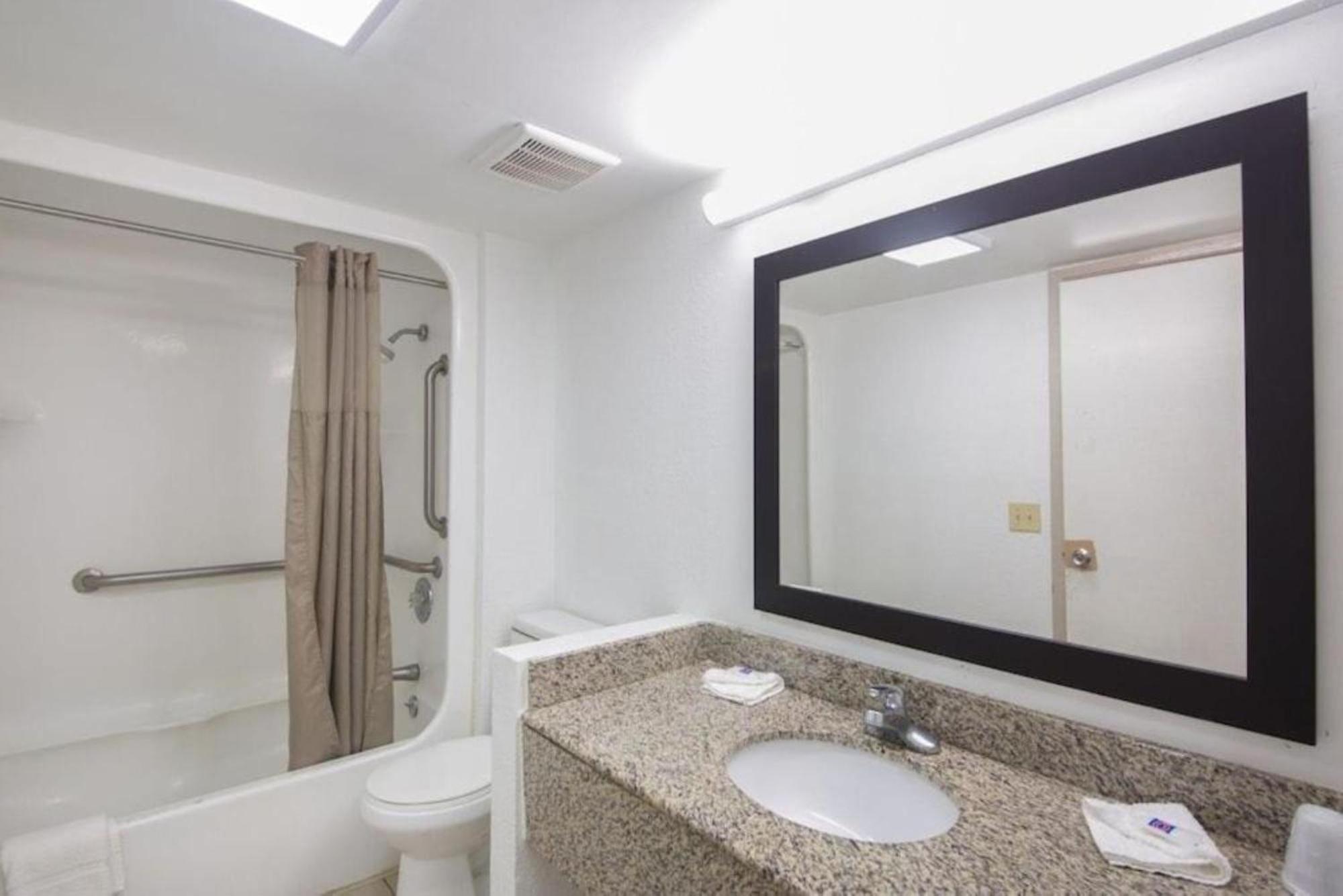 Oyo Hotel Baton Rouge East I-12 Louisiana Bagian luar foto